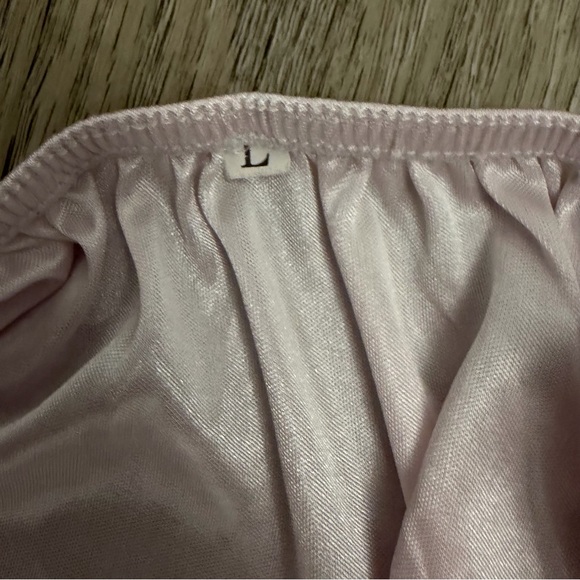 Lingerie Intimates Set - Victoria Secret - Picture 10 of 10